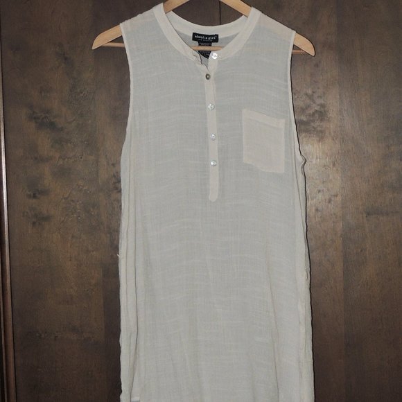 About A Girl - Junior's Button Down Sleeveless Tunic - Picture 3 of 5